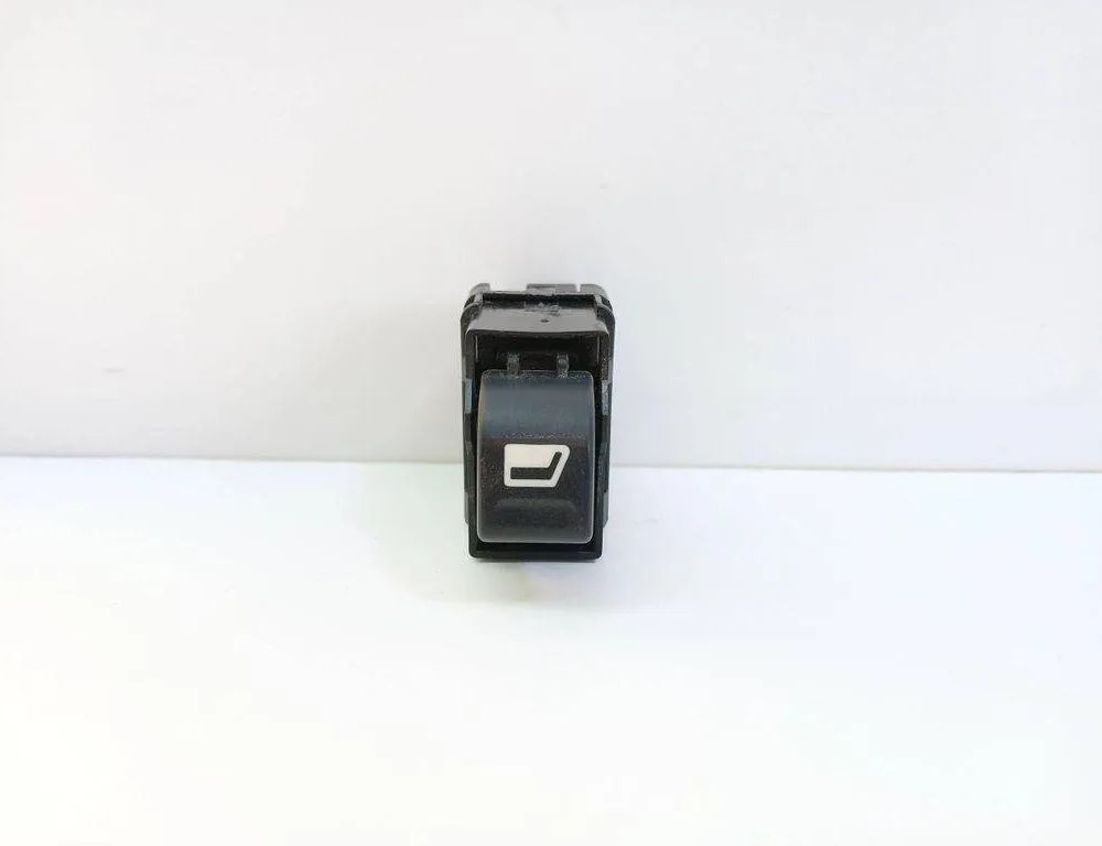 PEUGEOT 306 1 generation (1993-2002) Aizmugurējo kreiso durvju loga pacēlāja slēdži PA66GF30 31366321