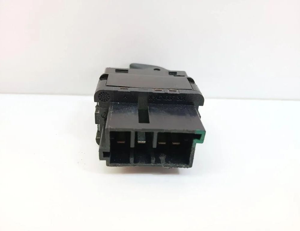 PEUGEOT 306 1 generation (1993-2002) Aizmugurējo kreiso durvju loga pacēlāja slēdži PA66GF30 31366321