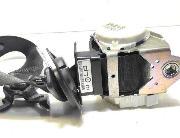 BMW 1 Series E81/E82/E87/E88 (2004-2013) Front Left Seatbelt 31393247