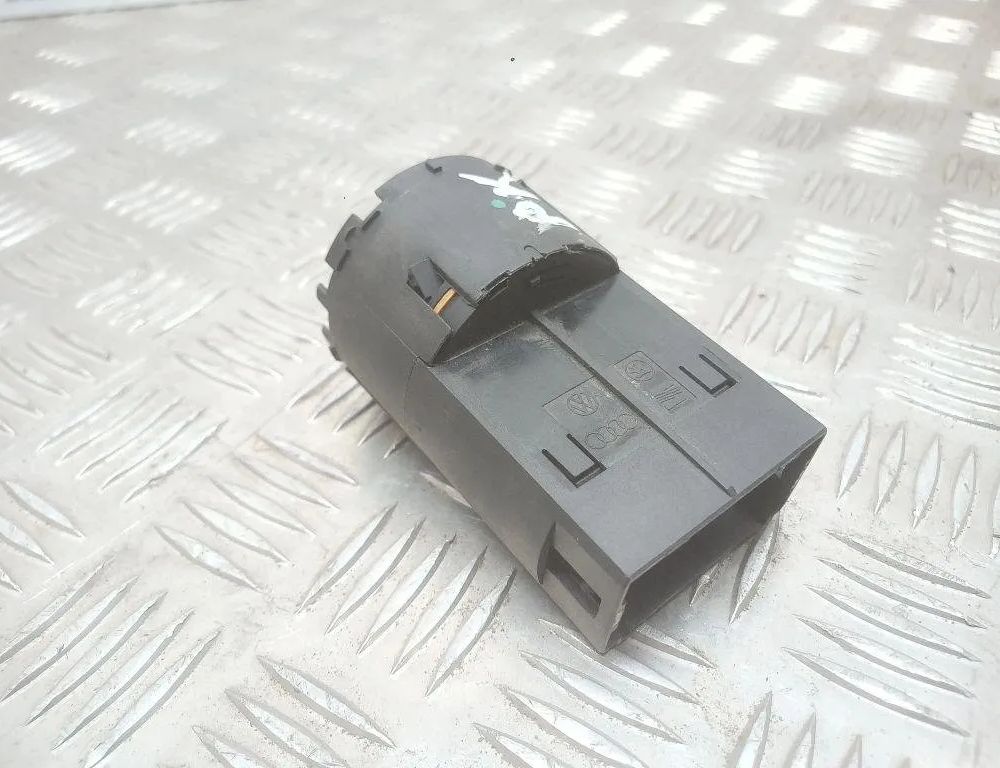 VOLKSWAGEN Passat B5 (1996-2005) Переключатель света 1C0941531 31394475