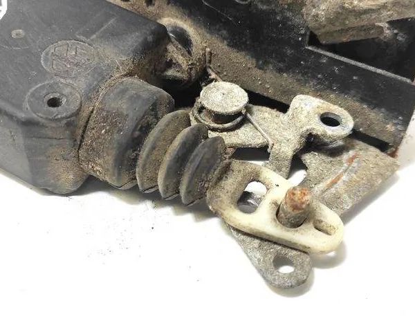 PEUGEOT 406 1 generation (1995-2004) Priekšējo labo durvju slēdzene 31400177