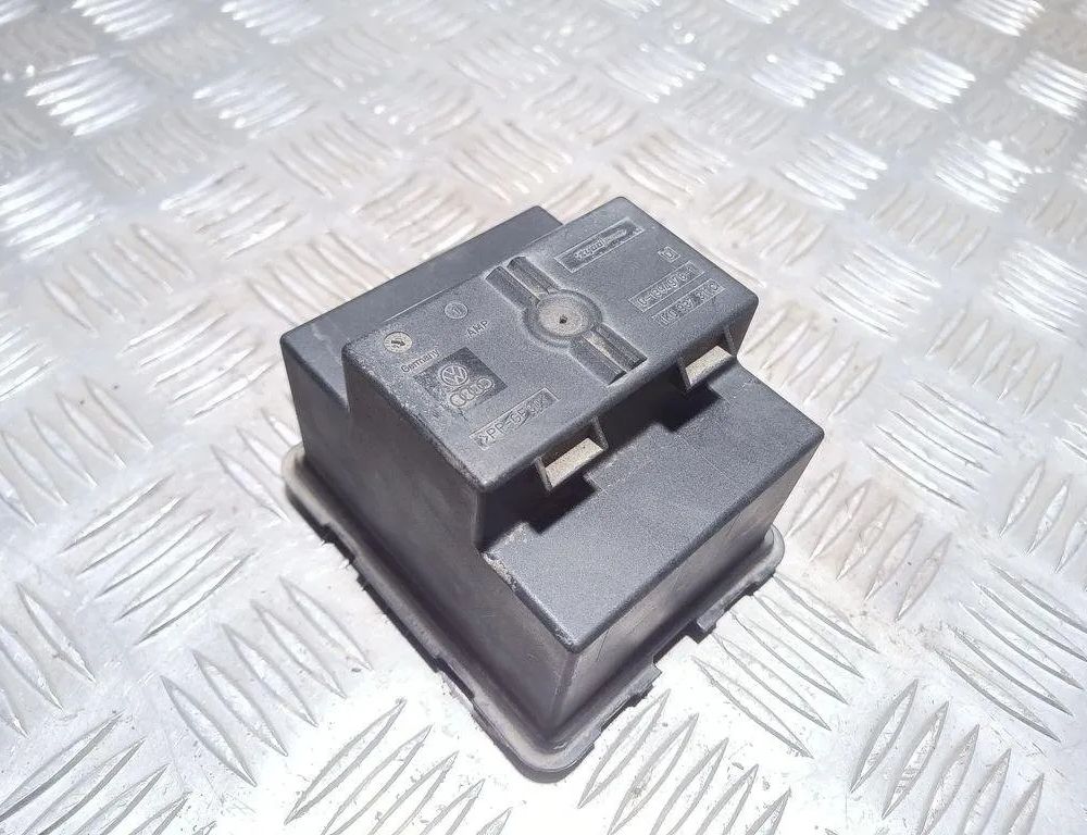 VOLKSWAGEN Golf 8 generation (2019-2023) Другие части внутренние двигателя 1K0937311C 31400607