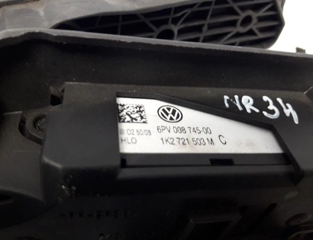 VOLKSWAGEN Passat B5 (1996-2005) Akseleratora / gāzes pedālis 1K2721503M 31401240