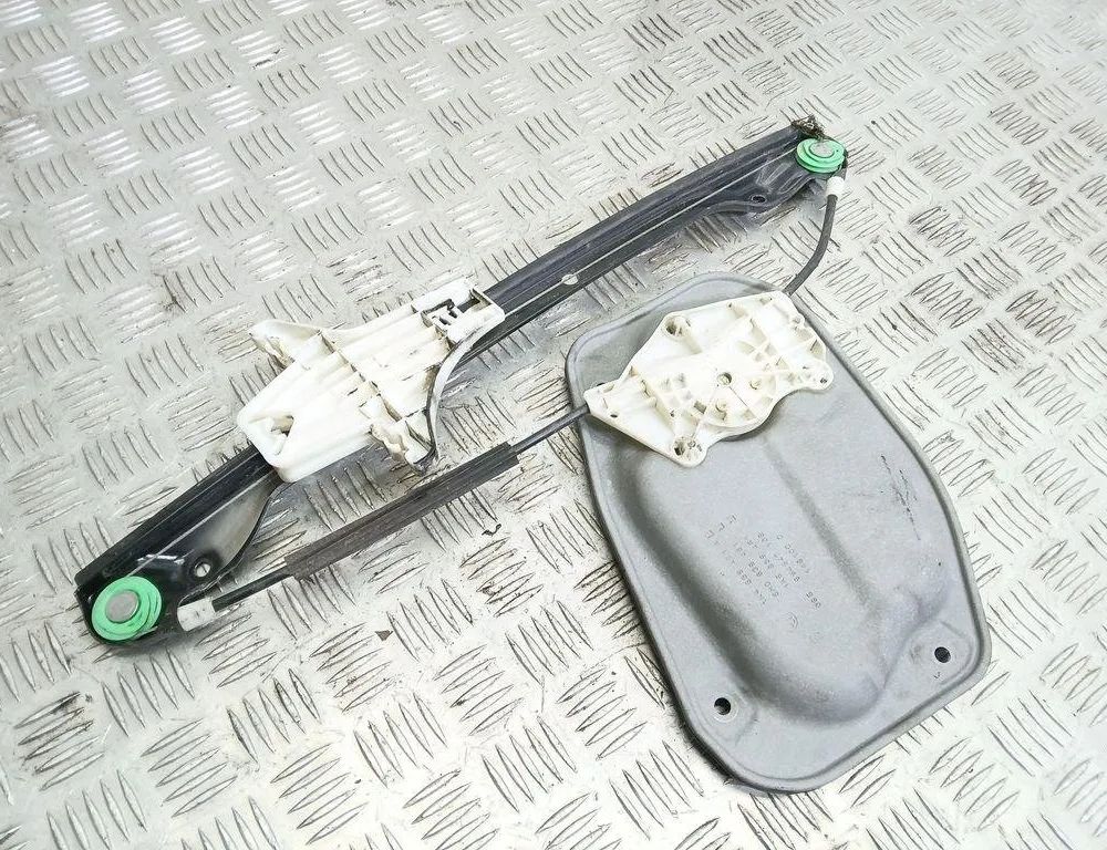 VOLKSWAGEN Golf Plus 1 generation (2004-2009) Стеклоподъемник задней левой двери 5M0839401B 31403331