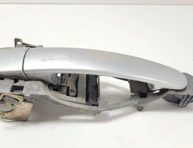VOLKSWAGEN Passat B5 (1996-2005) Наружная ручка боковых левых дверей 3B0837885 31403650