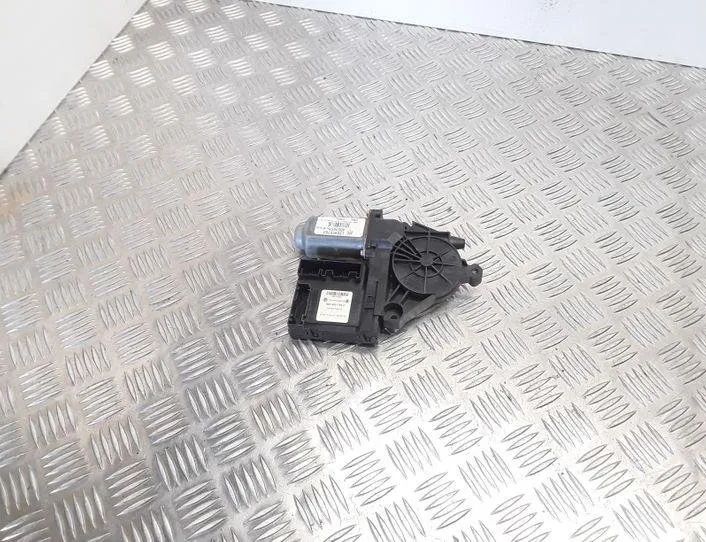 VOLKSWAGEN Touran 1 generation (2003-2015) Маторчик стеклоподъемника передней правой двери 1K0959792 20670572