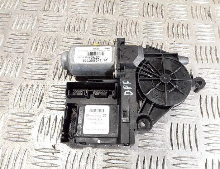 VOLKSWAGEN Touran 1 generation (2003-2015) Маторчик стеклоподъемника передней правой двери 1K0959792A,1K0959702B 20670645