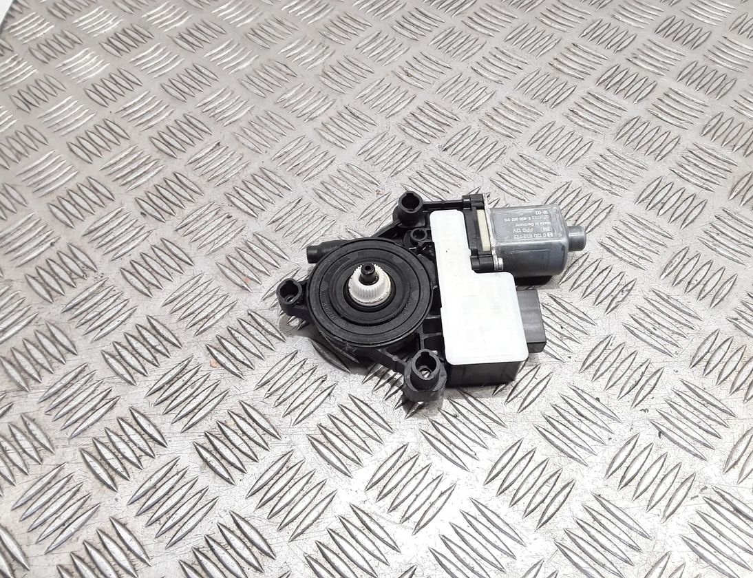 VOLKSWAGEN Touran 3 generation (2015-2023) Rear Left Door Window Control Motor 5Q0959811E,0130822725 20678156