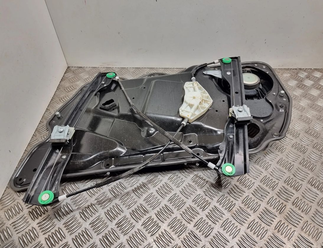 VOLKSWAGEN Passat Variant 1 generation (2010-2024) Стеклоподъемник передней левой двери 3AA837755C 22316012