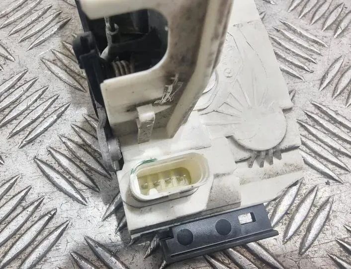 MERCEDES-BENZ E-Class W212/S212/C207/A207 (2009-2016) Priekšējo kreiso durvju slēdzene A2047201835,ZGS005 23985983