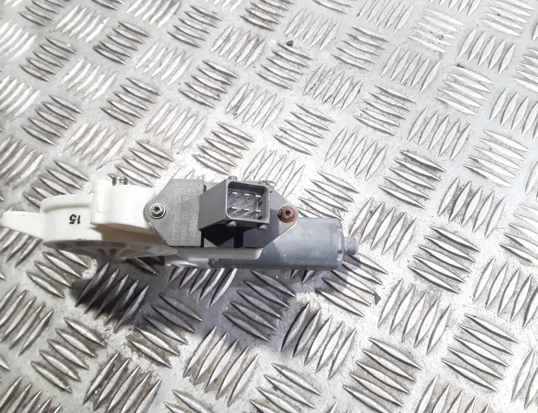 TOYOTA Avensis 2 generation (2002-2009) Priekšējo kreiso durvju logu pacēlāja motorīts 992046100 27891730