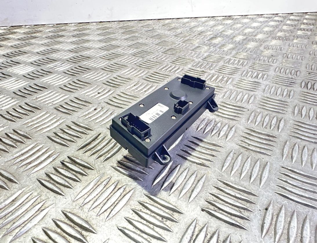 MERCEDES-BENZ E-Class W211/S211 (2002-2009) Parkošanās palīdzības slēdzis 2118216958 28643114