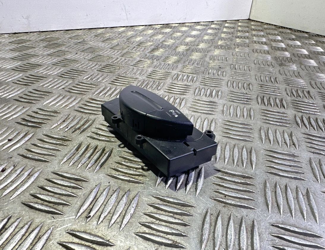 MERCEDES-BENZ E-Class W211/S211 (2002-2009) Parkošanās palīdzības slēdzis 2118216958 28643114