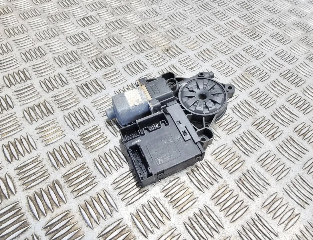 VOLKSWAGEN Passat B7 (2010-2015) Priekšējo labo durvju logu pacelšanas motorīts 918433110,3C0959792B 29476029