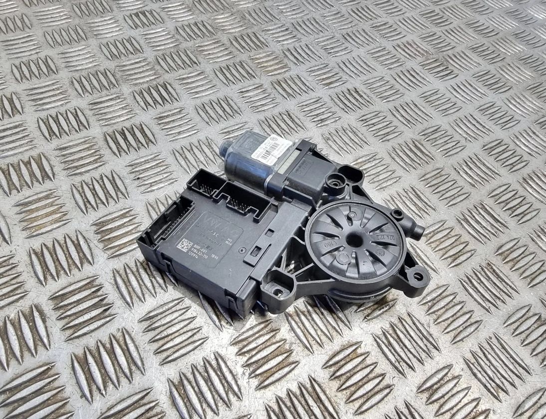 VOLKSWAGEN Passat B7 (2010-2015) Priekšējo kreiso durvju logu pacēlāja motorīts 3AA837461 29558395