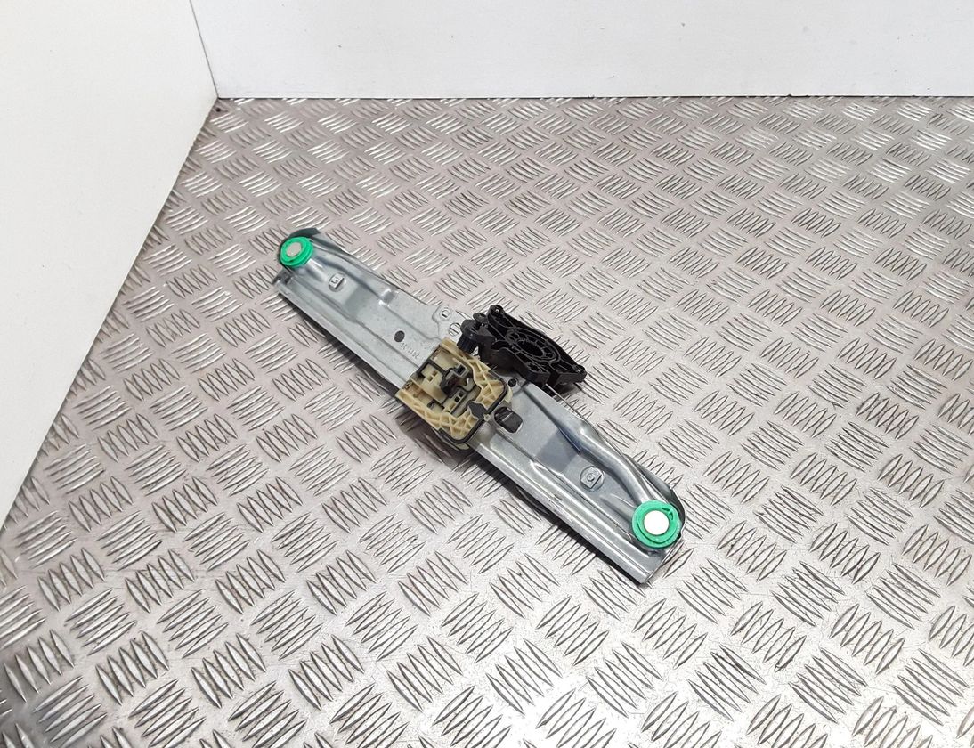 FORD Focus 3 generation (2011-2020) Aizmugurējo kreiso durvju logu pacēlājs BM51A27001BA 29616390