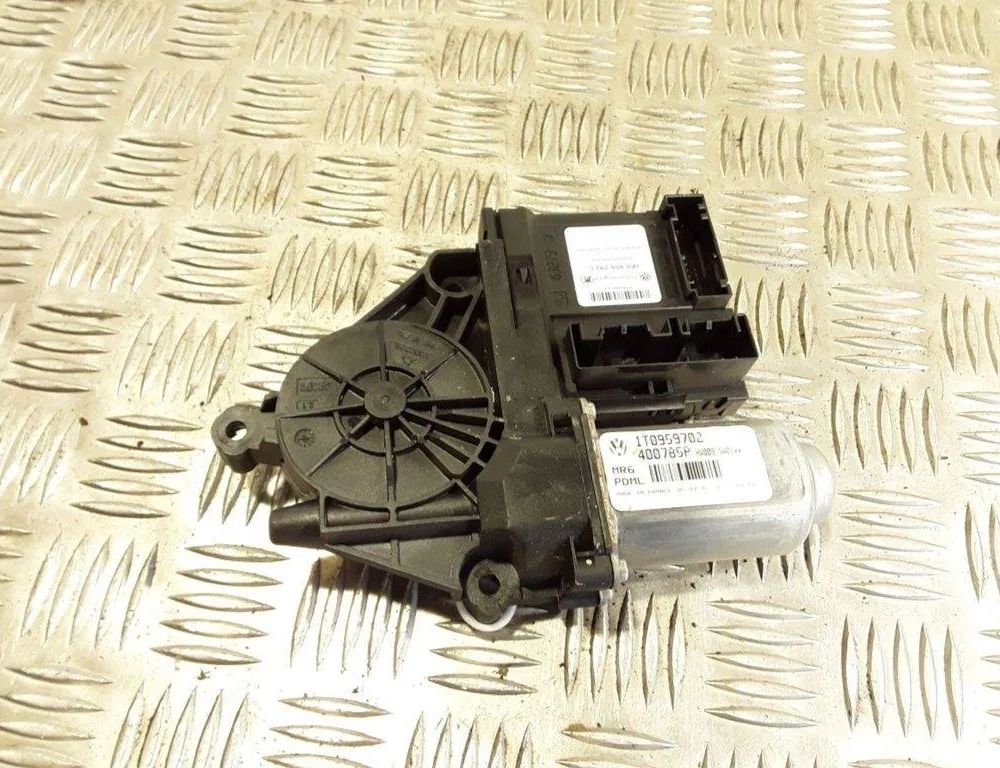 VOLKSWAGEN Touran 1 generation (2003-2015) Front Left Door Window Regulator Motor 1T0959702 31869077