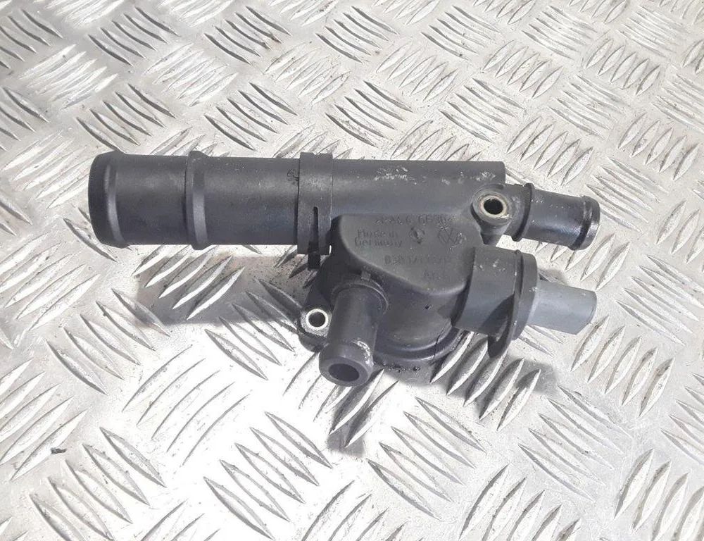 AUDI A3 8P (2003-2013) Coolant Hose Pipe 038121132D 31951616