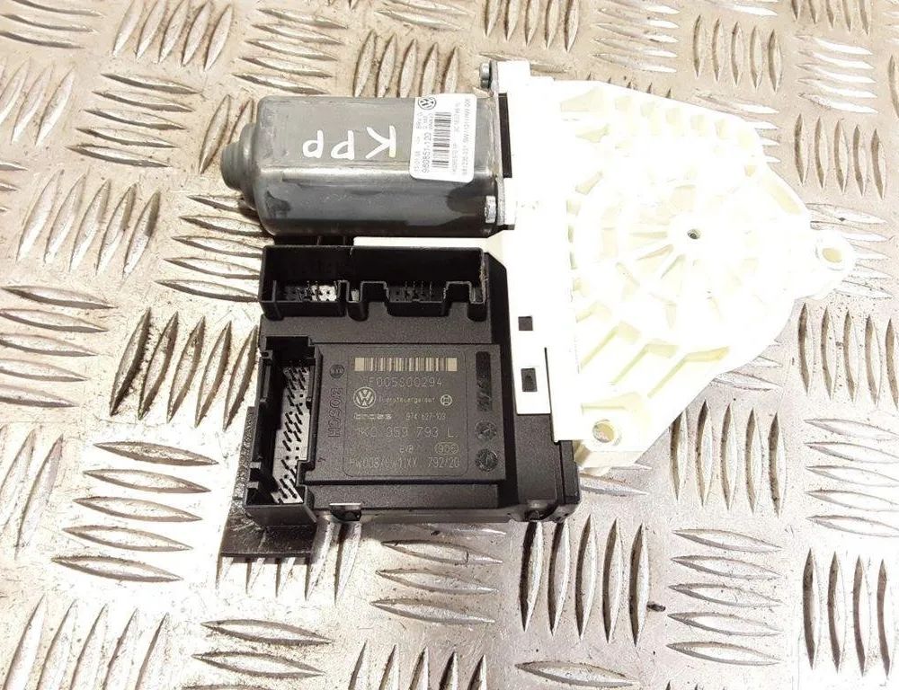 VOLKSWAGEN Passat B6 (2005-2010) Маторчик стеклоподъемника передней левой двери 1K0959793L 31994174