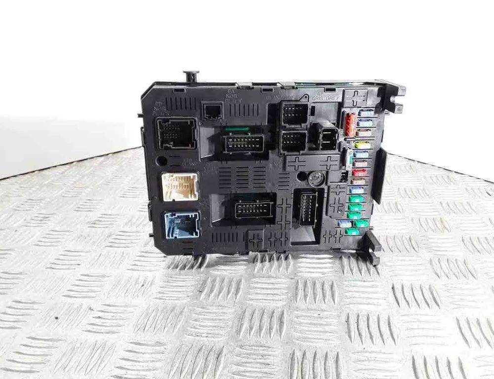 CITROËN C4 Picasso 1 generation (2006-2013) Fuse box 281197595 32413141