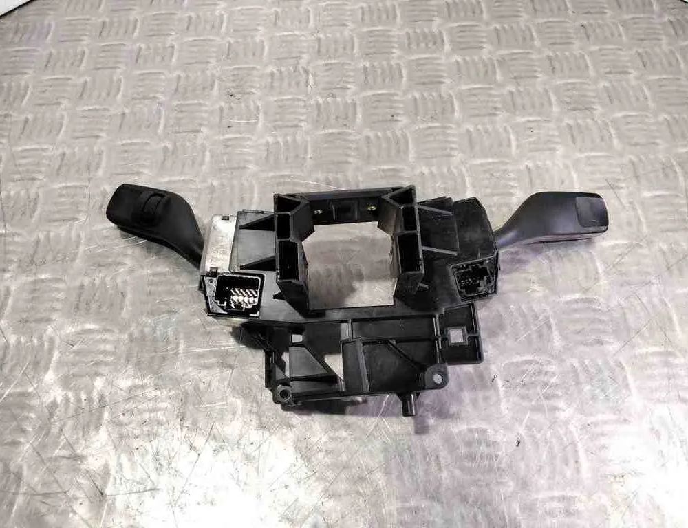 FORD Focus 2 generation (2004-2011) Подрулевой переключатель 13N064 32593145