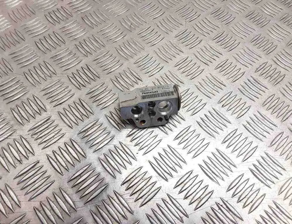 VOLKSWAGEN Touran 1 generation (2003-2015) Gaisa kondicioniera izplešanās vārsts 1K0820679,1K1820103 32696850