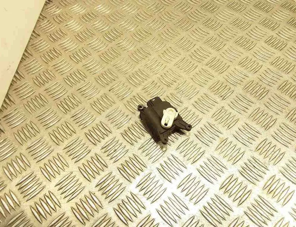 VOLKSWAGEN Golf 8 generation (2019-2023) Клапаны управления внутренним подогревом 1K1907511C,0132801340 32697177