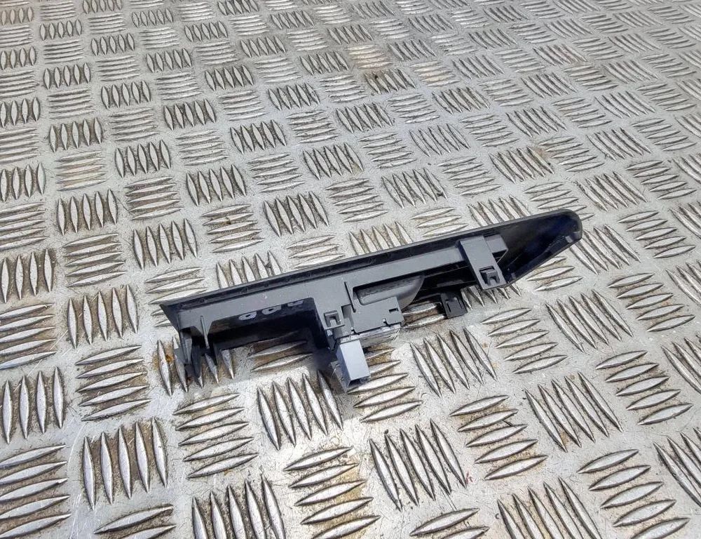 VOLKSWAGEN Passat B7 (2010-2015) Aizmugurējo labo durvju loga pacelšanas slēdzis 3ab857858,7l6959855b 32748496