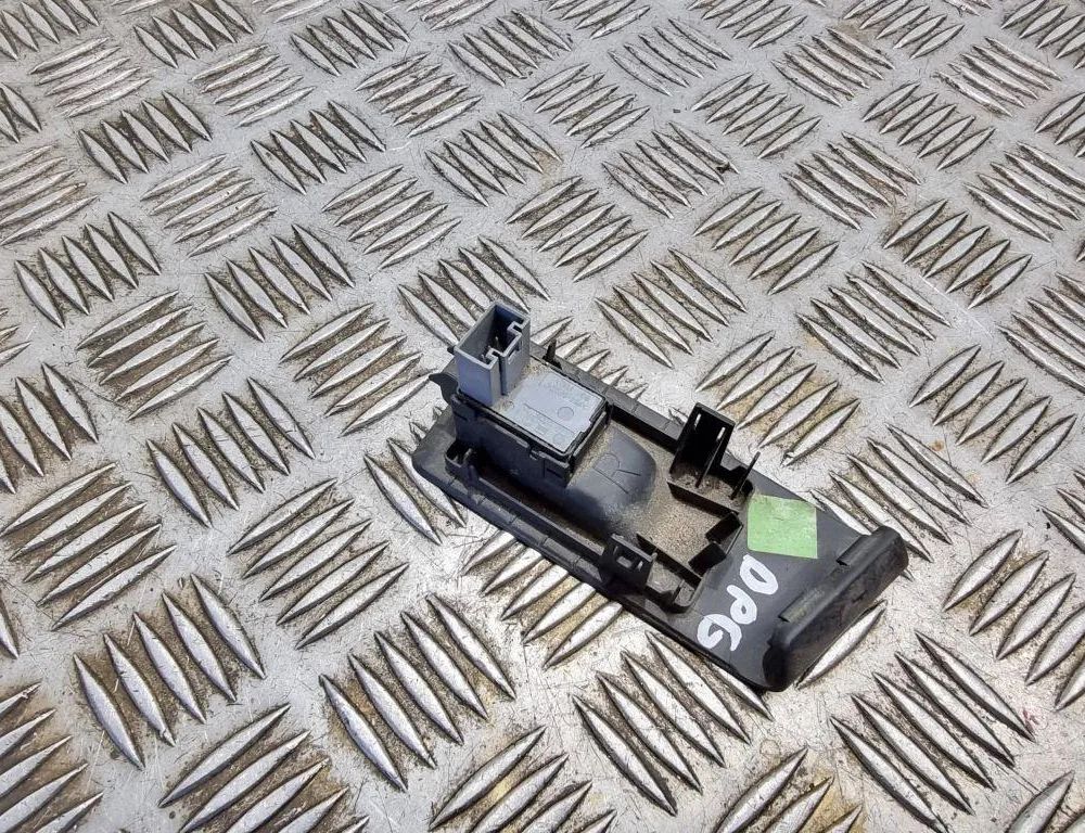 VOLKSWAGEN Passat B7 (2010-2015) Aizmugurējo labo durvju loga pacelšanas slēdzis 7l6959855b 32748782