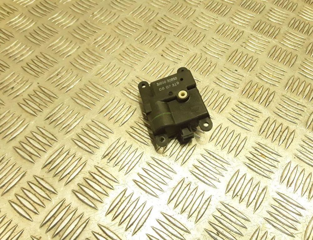 NISSAN Qashqai 1 generation (2007-2014) Клапаны управления внутренним подогревом 3J01030850 32833652