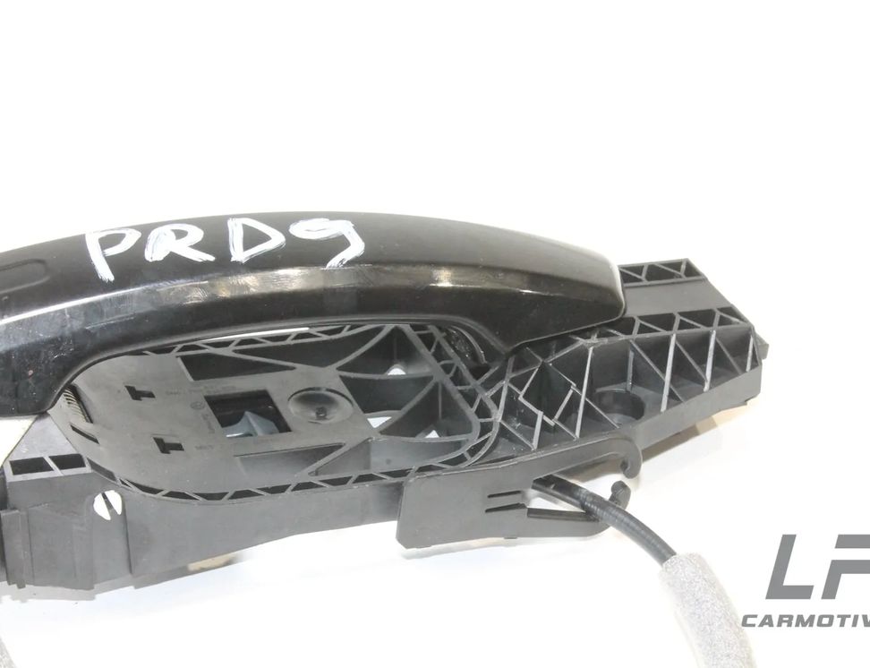 AUDI A3 8V (2012-2020) Priekšējo labo durvju ārējais rokturis 13911445