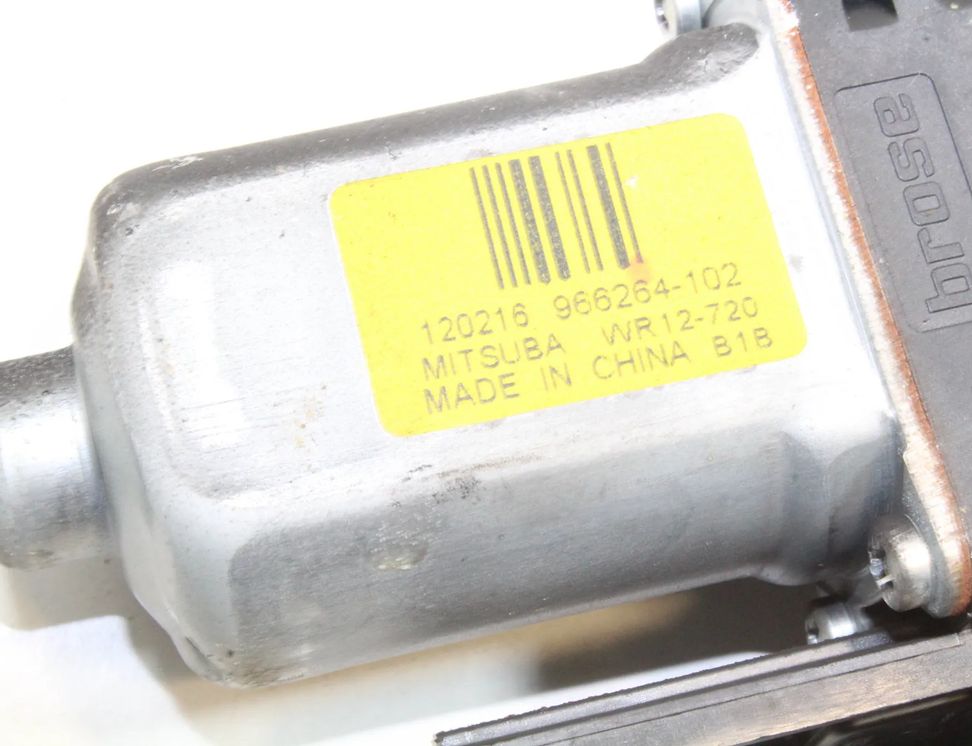 VOLVO V60 1 generation (2010-2020) Моторчик стеклоподъемника задней левой двери 966264-102 17418327