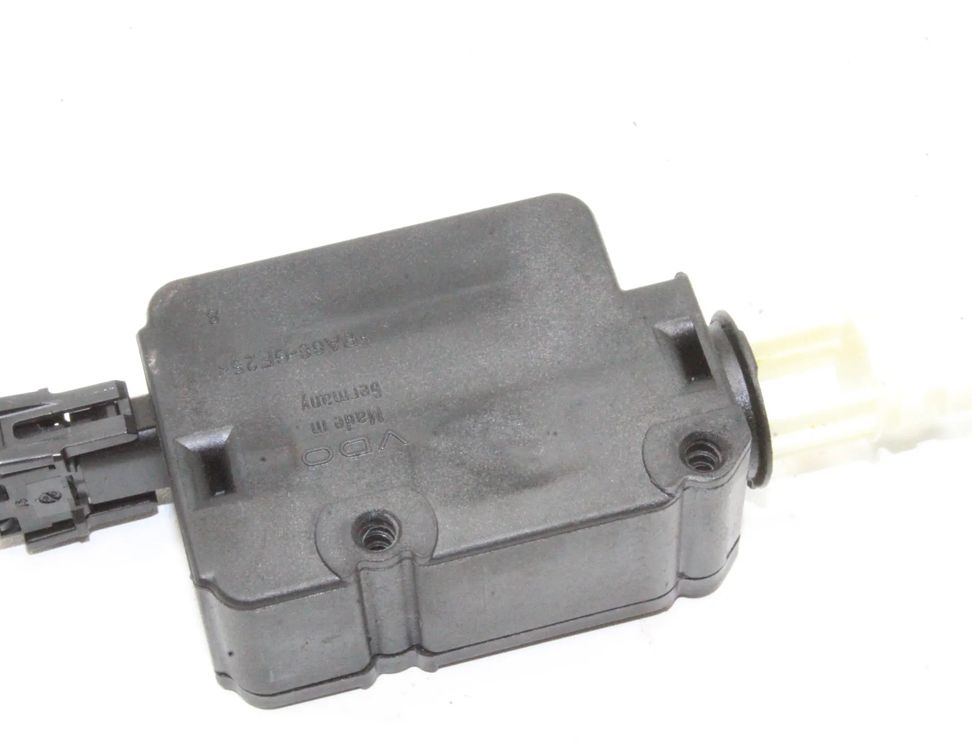 LAND ROVER Discovery 3 generation (2004-2009) Fuel Tank Cover Lock FSG500013 20665171