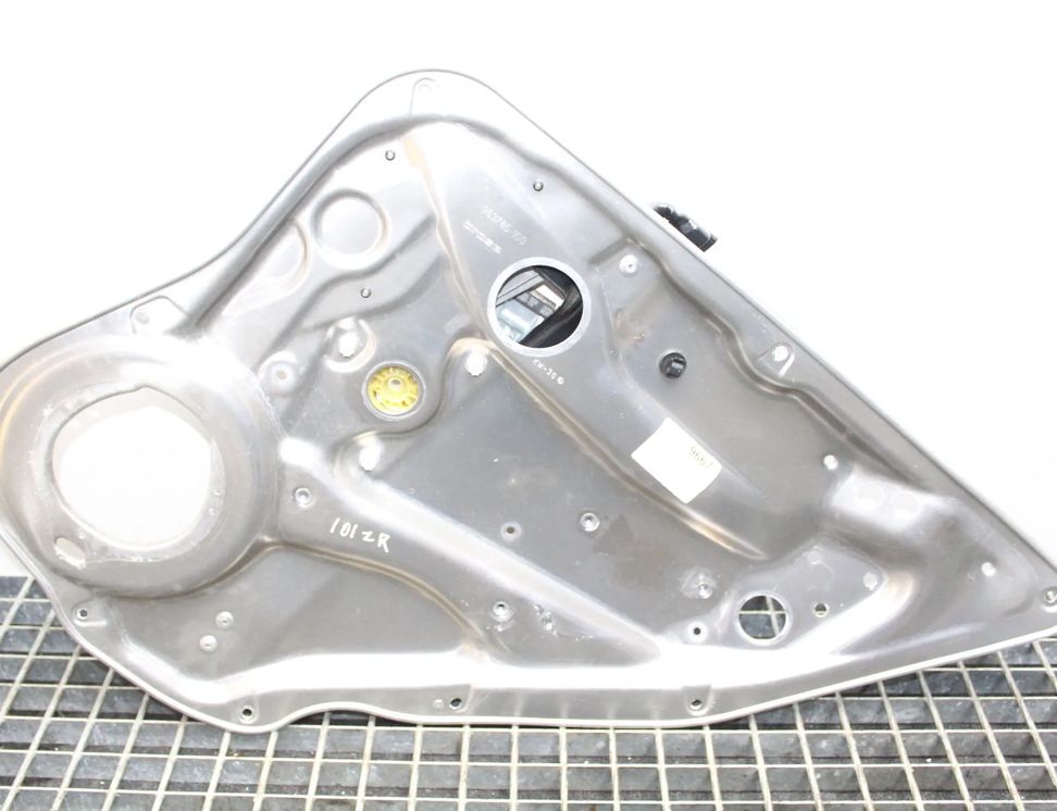 MERCEDES-BENZ C-Class W204/S204/C204 (2004-2015) Стеклоподъемник задней правой двери A2048204302 22541641