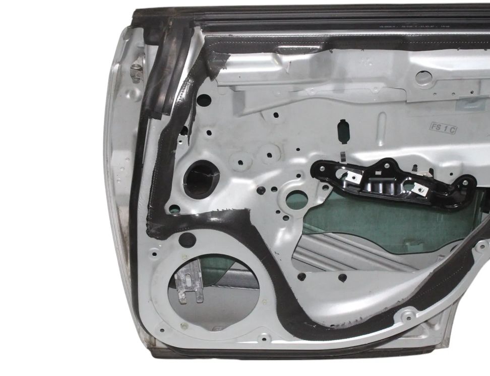 MERCEDES-BENZ CLS-Class C219 (2004-2010) Labās aizmugurējās durvis 775Iridiumsilver 27808731