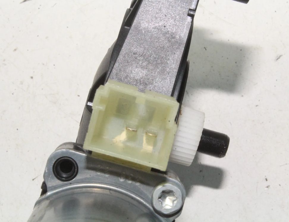 VOLKSWAGEN Golf 8 generation (2019-2023) Priekšējo kreiso durvju logu pacēlāja motorīts 5Q0959801A 31943573