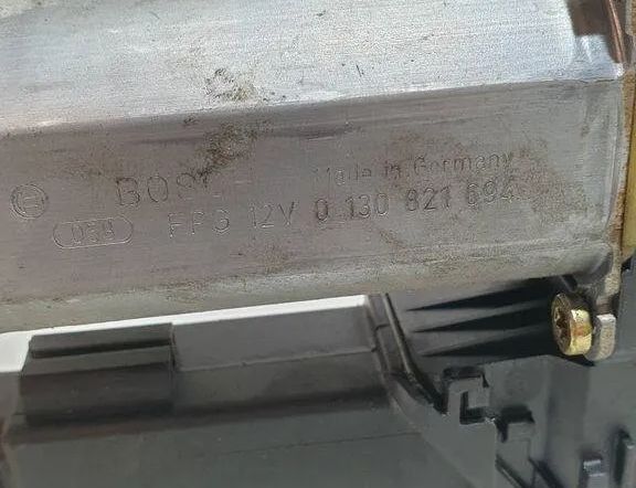 VOLKSWAGEN Passat B7 (2010-2015) Маторчик стеклоподъемника передней левой двери 970011948202,16000618,1660902110,3B4837752EG 32266824