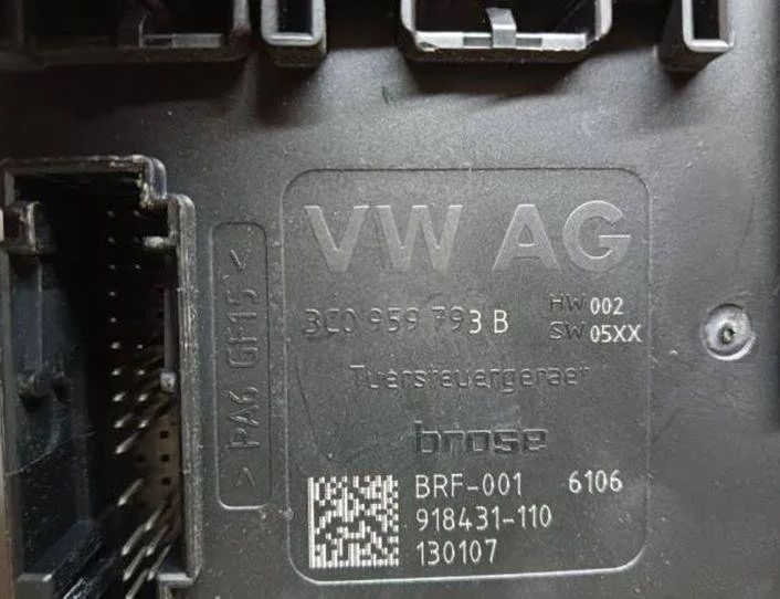 VOLKSWAGEN Passat B7 (2010-2015) Маторчик стеклоподъемника передней левой двери 3AA959701 27945901