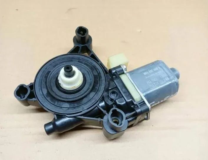 VOLKSWAGEN Touran 3 generation (2015-2023) Aizmugurējo kreiso durvju loga pacēlāja slēdži 5Q0959802A 27951128