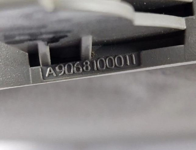 VOLKSWAGEN Crafter 1 generation (2006-2016) Защита от солнца левая A9068100010,A9068100011 30308942