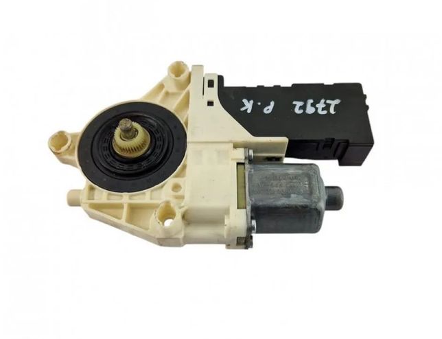 PEUGEOT 407 1 generation (2004-2010) Маторчик стеклоподъемника передней левой двери 0130822200,9663036680,995190109,1137328401 31719501