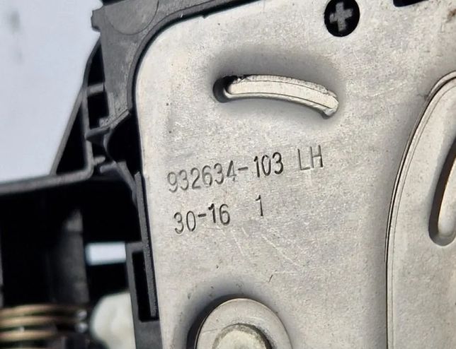 VOLVO V40 2 generation (2012-2020) Front Left Door Lock 31440391 33013624