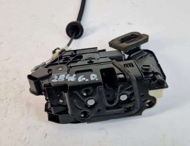 VOLKSWAGEN Jetta 6 generation (2010-2018) Aizmugurējā labā durvju slēdzene 5k4839016r 33024628