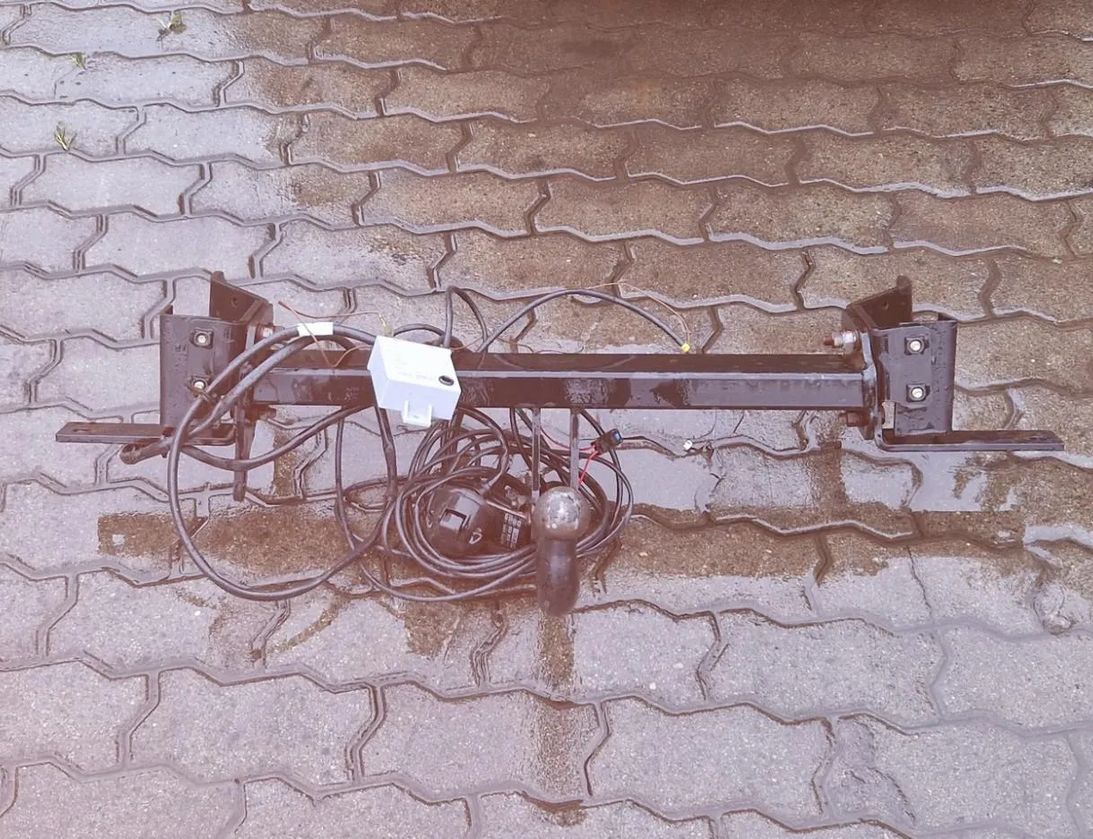 OPEL Antara 1 generation (2006-2015) Съемный крюк 33073916