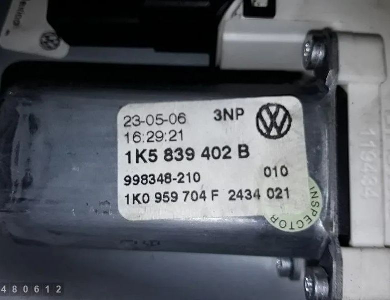 VOLKSWAGEN Jetta 5 generation (2005-2011) Стеклоподъемник задней левой двери 1K5839402B 28610723