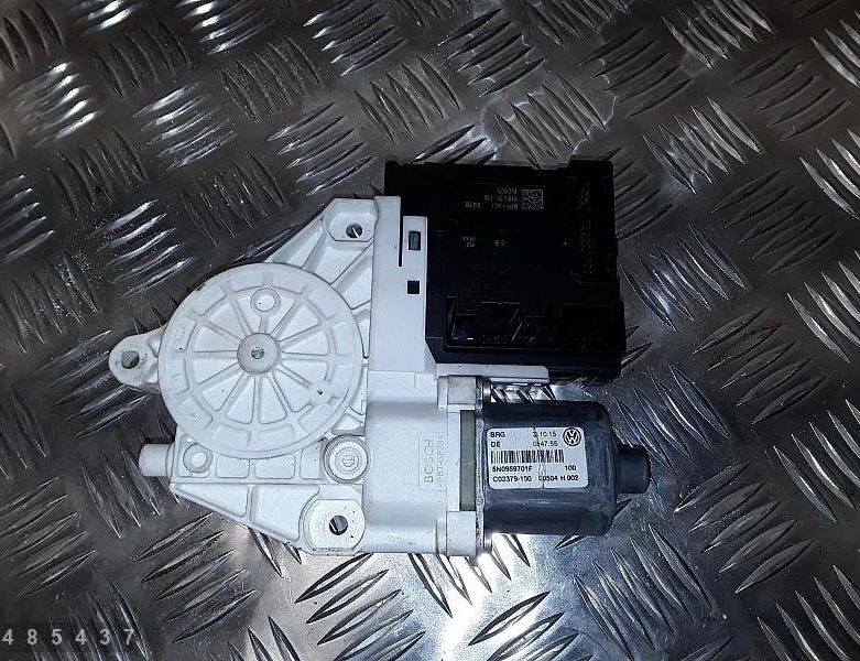 VOLKSWAGEN Tiguan 2 generation (2016-2024) Aizmugurējo kreiso durvju logu pacēlājs 5N0959701F 29310075