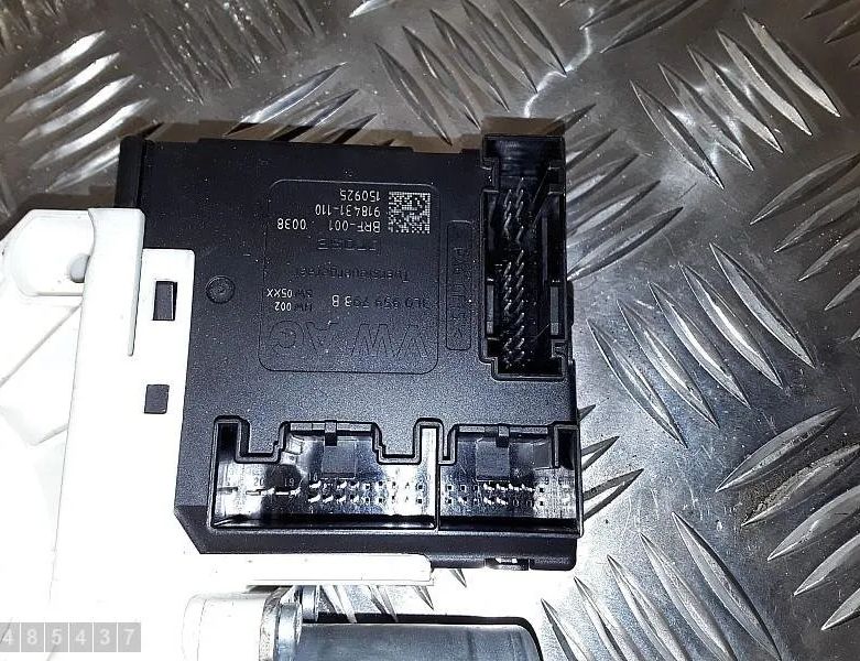 VOLKSWAGEN Tiguan 2 generation (2016-2024) Aizmugurējo kreiso durvju logu pacēlājs 5N0959701F 29310075