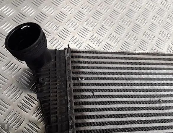 VOLKSWAGEN Tiguan 1 generation (2007-2017) Starpdzesētāja/interkūlera radiators 3c0145805p 30625307