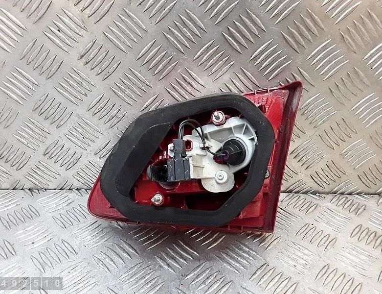 VOLKSWAGEN Passat B7 (2010-2015) Фонарь крышки багажника правый 3AE945093K 30628275