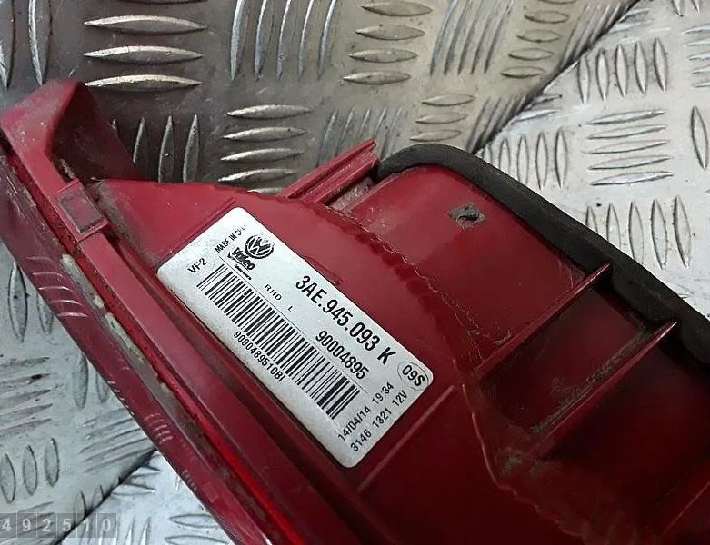 VOLKSWAGEN Passat B7 (2010-2015) Фонарь крышки багажника правый 3AE945093K 30628275